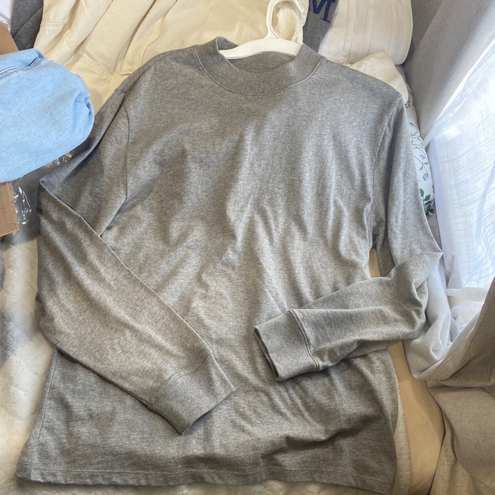 ESSENTIALS womens long sleeve
